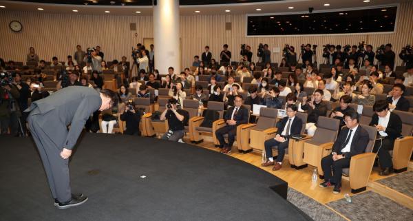 SKT "신규가입 중단, 유심 확보되면 해제…대리점 피해 최소화"