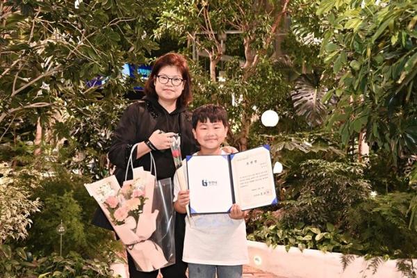 학교서 배운 심폐소생술로 엄마 살린 9살…모범 어린이상 표창