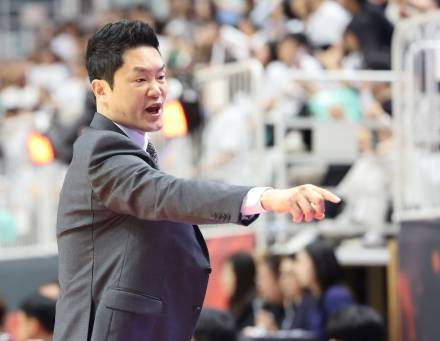 전희철 감독, "2차전은 SK 농구 해야...속공과 스틸에서 앞서는" [IS잠실]