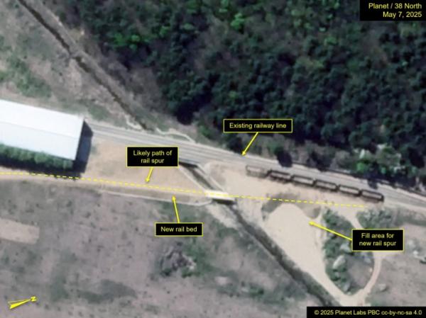 “사실상 ICBM 시험장” 北, 서해위성발사장에 ‘철도 연장 공사’ 위성에 찍혀