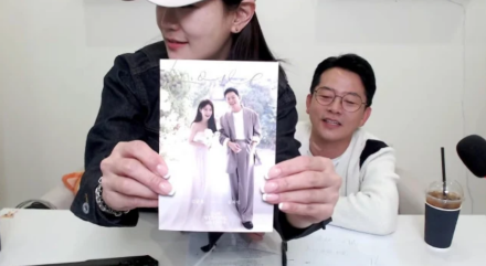 김준호♥김지민, 청첩장 최초 공개 “처음에는 의심했는데…”