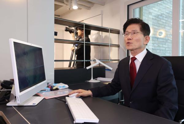 "김문수측 심상정에 반명연대 SOS"…"함부로 언급 말라"