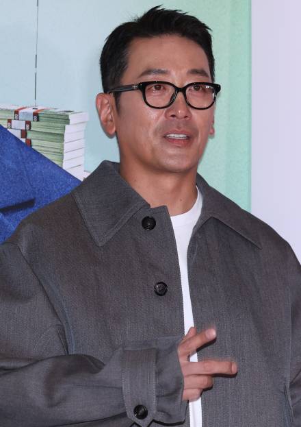 변우석 이어 하정우 소속사도…연예계 직원 사칭 주의보