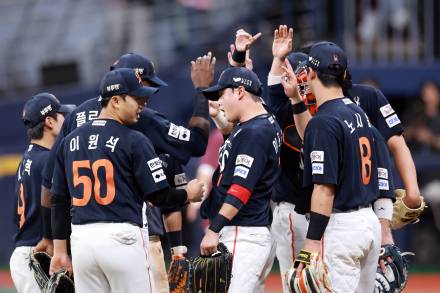 1위 한화 9348일 만에 10연승, 9회 문현빈 결승포 짜릿한 역전승