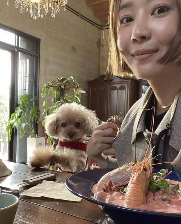 배우 신다은과 반려견. 인스타그램 캡처
