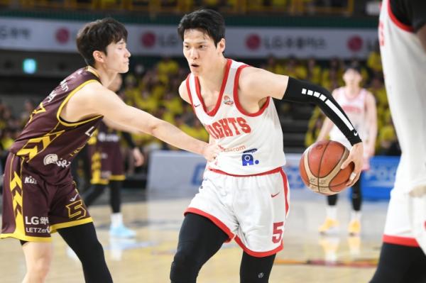공격 공간 필요한 김선형·안영준…SK 승리 조건, 3점 성공률 30% 이상