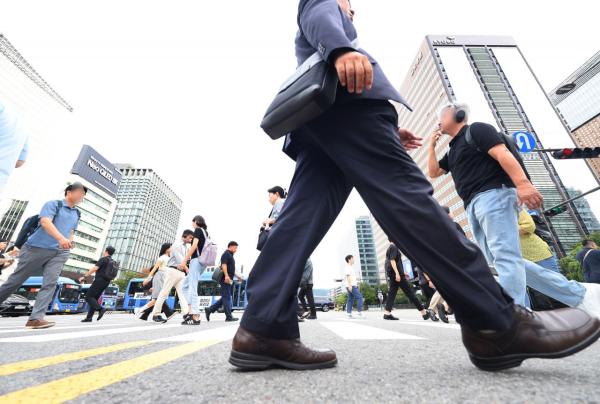 흔들리는 韓, 퇴직자 954만명 대기 중…연금은 안 나오고 인력은 빠져나간다[정년연장, 선택의 시간]