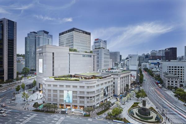 내수 침체 속 대규모 투자…신세계, 1Q 영업익 20%↓(종합)