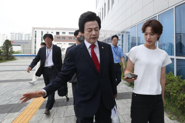 검찰, '준강제추행·사기 혐의' 허경영 구속영장 청구