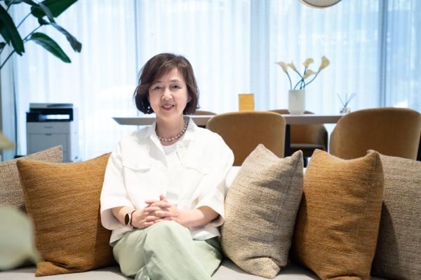 [콘텐츠커머스]'꾸미는 시니어' 취향 저격…60대 엄마의 유튜브 도전기