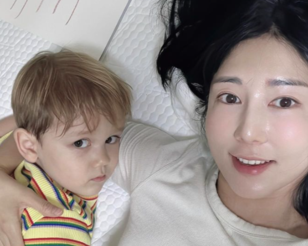 “나랑 사귀어보자”…‘싱글맘’ 사유리, 54세 男배우에 ‘깜짝 고백’