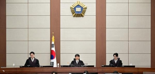 “尹재판 담당 지귀연, 룸살롱서 수차례 술접대 받아”…김용민 주장