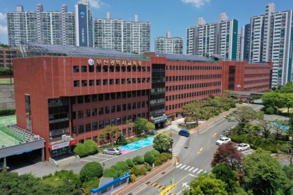 부산 교사 절반 교단 떠날 생각 해봤다…“교권 보호 미흡”