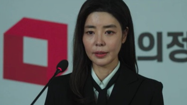 국내 최초 오컬트 정치물 ‘신명’, 28일 개봉…김규리 신들린 열연에 기대감↑