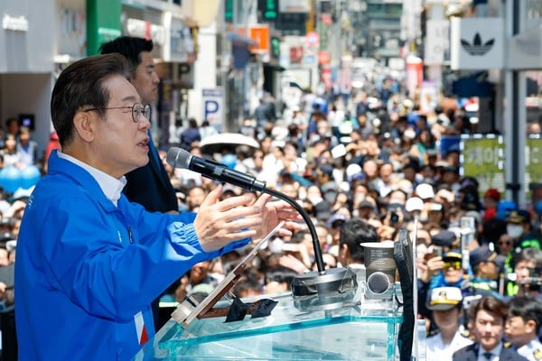 이재명 "해수부·HMM 부산으로…산업은행 이전 어려워"