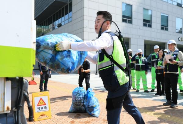 도봉구 환경공무관은 ‘아이언맨’