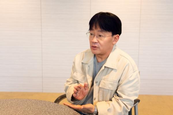 K팝 시스템으로 키운 ‘일본 아이돌’… “철저한 팬덤 분석이 성공 비법”