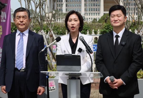 민주당 문 두드리는 허은아 "이재명, 중도보수론 진심이길"