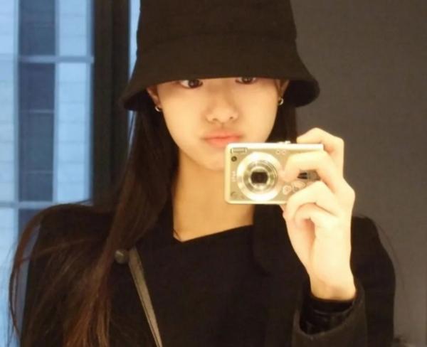 ‘학폭→르세라핌 퇴출’ 김가람, 인스타 개설…3년 만의 근황