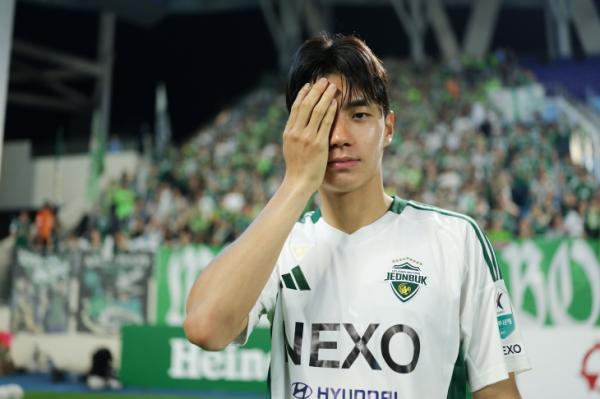 부상으로 앞이 제대로 안보여도 1골1도움 전진우, K리그 16라운드 MVP