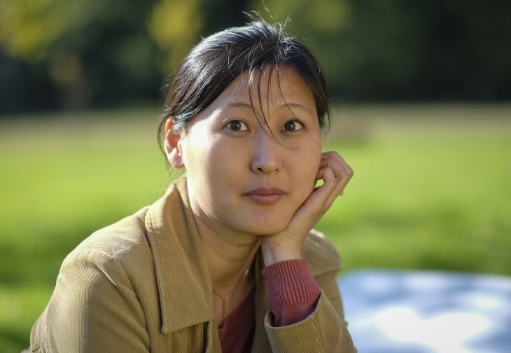 유럽 문단에서 주목받는 한국계 오스트리아 작가 김안나는 어릴 적 독일로 이주해 그곳에 정착했다. 최근 유럽 내 이민자 문학을 향한 관심 속에서 오스트리아 도서상 후보 등에 오른 바 있다.Werner Geiger·Suhrkamp Verlag