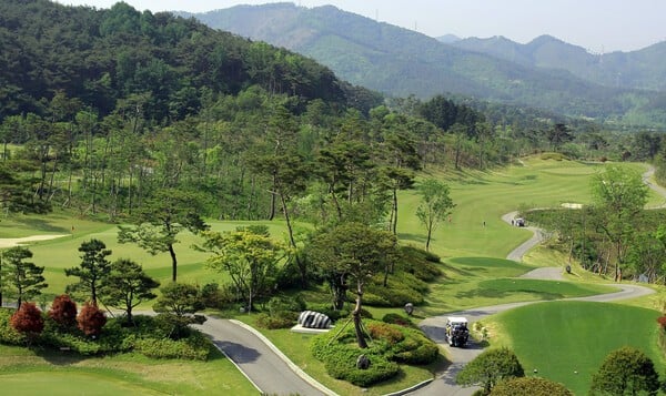 "무더위를 날려라"…엑스골프(XGOLF), 석정힐CC 1박 2일 골프 패키지 단독 특가 이벤트 출시