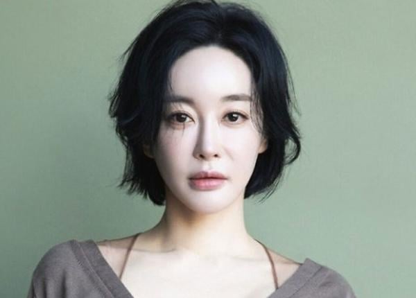 “유시민 저격 1주일만” 김혜은, 12일 공식석상서 “송구하다” 90도 사과