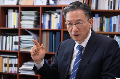 “정치적 발언, 李대통령에 도움 되면 하는 것… 野와도 타협해야”