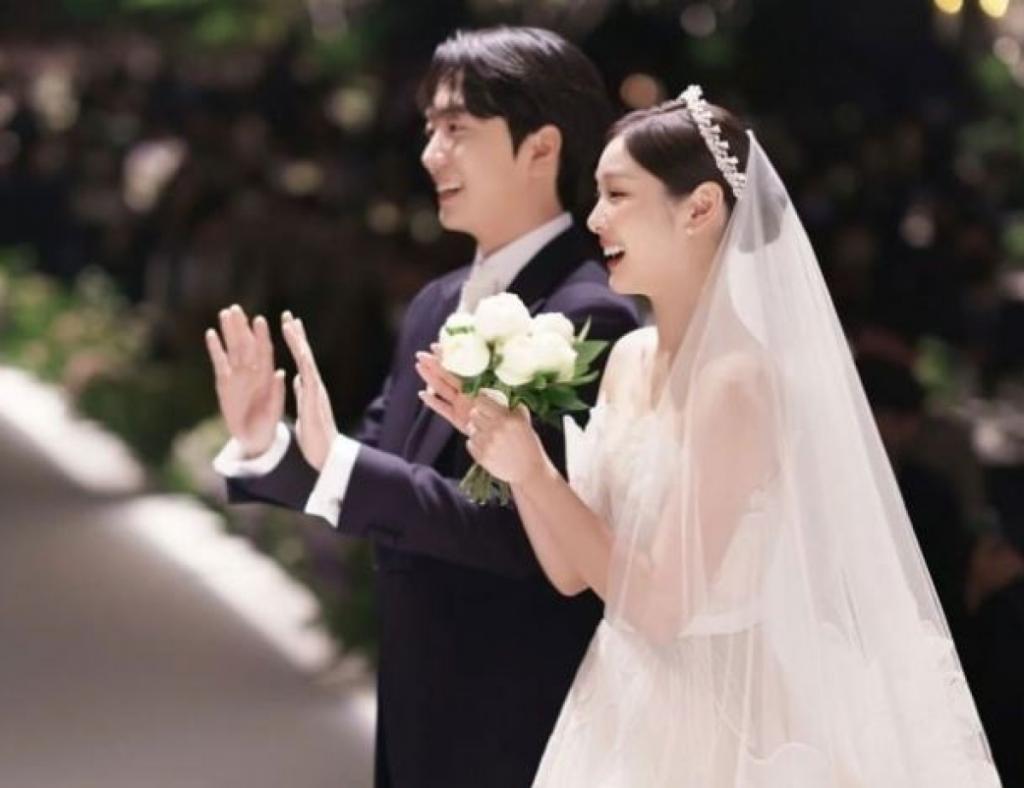 김연아,고우림 SNS