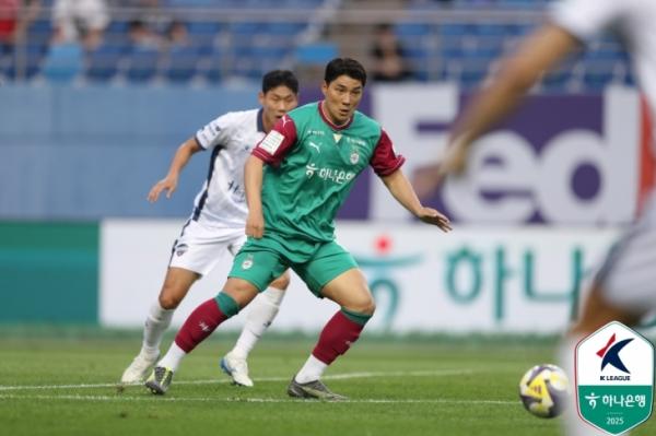 10명이 싸운 대전, 김천과 0-0 무승부