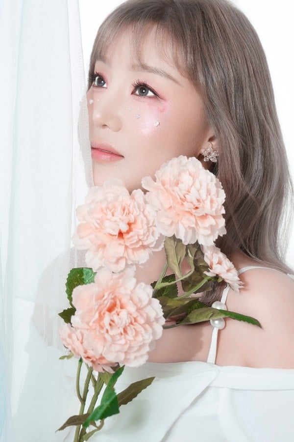 가수 라이슬, 20일 새 싱글 ‘꽃이 될래요’ 발매! 순수한 사랑 품은 서정 트로트 탄생!