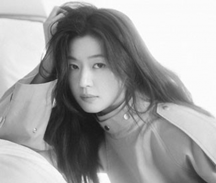 배우 전지현이 소속사 이음해시태그를 떠난다. 이음해시태그 제공