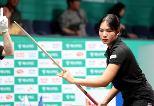 김가영 연승행진 도전 ‘8’에서 멈춰…스롱 2년만에 LPBA 우승 도전