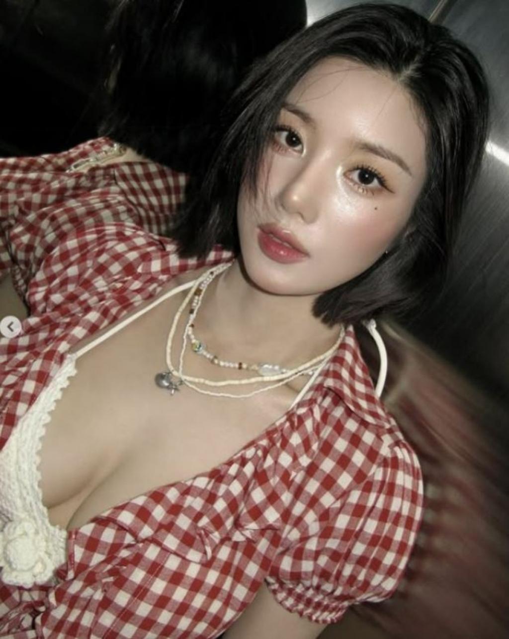 권은비 SNS