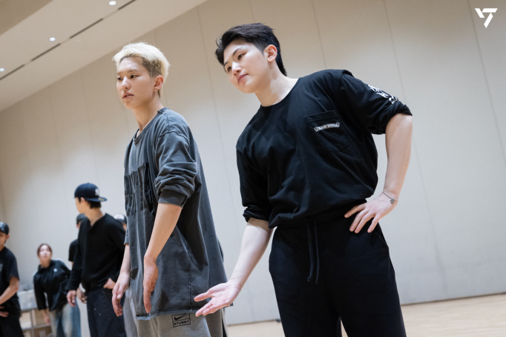 그룹 세븐틴의 호시(왼쪽)와 우지. 플레디스엔터테인먼트 제공