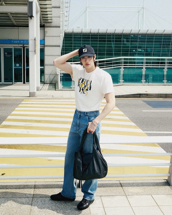 스트레이 키즈(Stray Kids) 방찬, 해외 일정 참석 차 출국! 감각적으로 완성한 공항 패션!