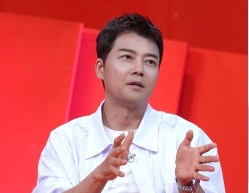전현무 “여친 가방 사주고 패딩 사주고…나는 호구다”