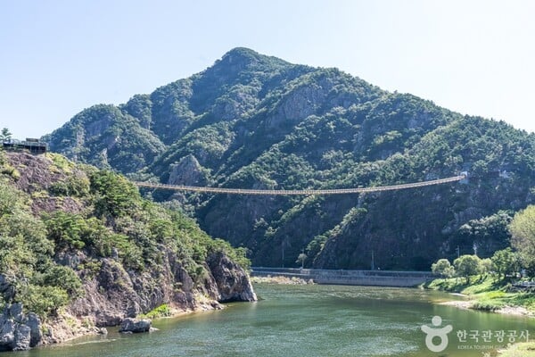 금산 가볼만한곳, 금강의 비경과 자연휴양림의 평화로움