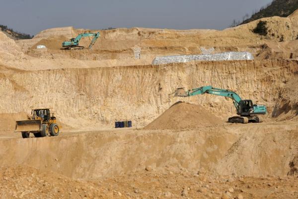"중국 때문에 총알도 못 만드네"…60배 가격 폭등에 드론·전투기 멈췄다