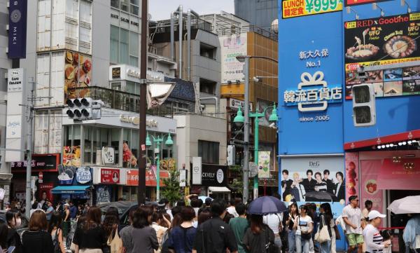 日최저임금 한국에 재역전…인상률 사상 최고 6.0%
