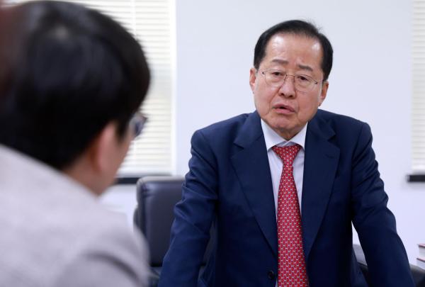 홍준표 "尹보다 김건희 여사가 충격…상상초월 국정농단 가능성"