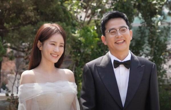 식비만 2억짜리 결혼식 올린 김준호♥김지민, 3만원 축의금부터 19금 토크까지 ‘선 넘었다’