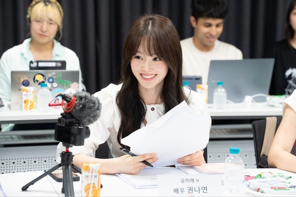 WOOAH(우아) 나나, 드라마 '미래의 미래' 주인공 캐스팅! '올라운더' 활약 예고