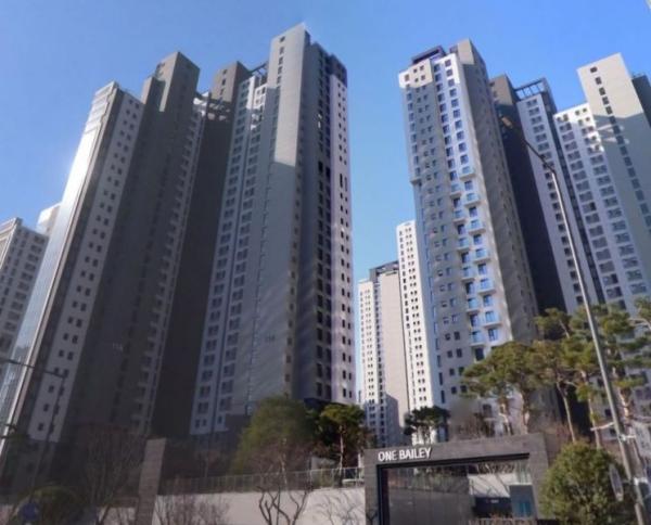 "사우나서 왜 큰 일을"…평당 2억 강남 아파트 입주민 또 술렁