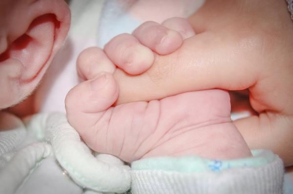 아들 셋·딸 하나…‘네 쌍둥이’ 아빠에게 축하·응원 쏟아져
