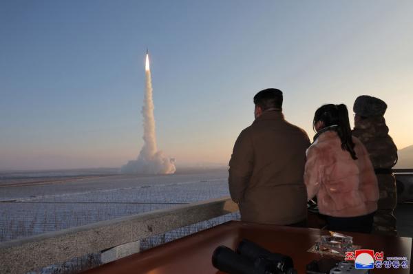 "北·中 국경 인근에 여단급 北미사일기지…ICBM 배치 추정"