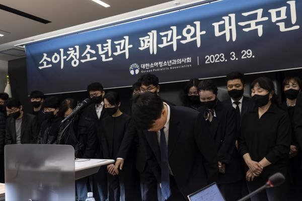 [무너진 소아의료]③수련 포기하는 전공의들 "소아과 가느니 차라리 일반의로"