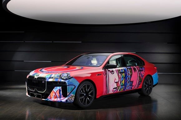 BMW, ‘프리즈 서울 2025’ 공식 파트너 참가… 이건용 작가와 특별 협업