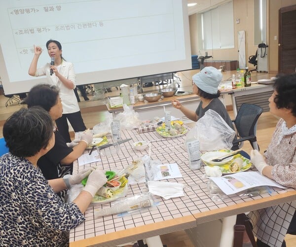 의왕시, 실버세대 위한 '푸드 리터러시 엄지척 영양교실' 운영