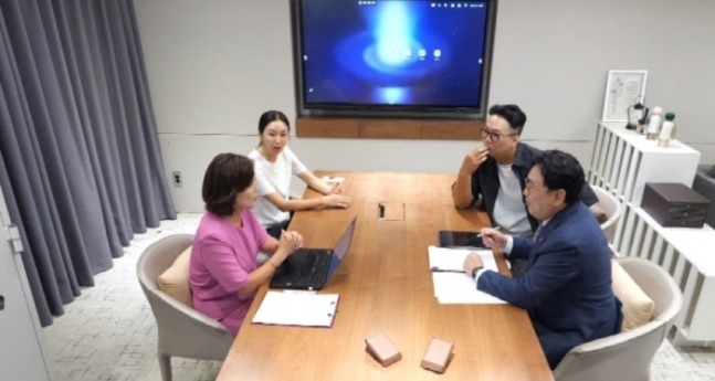 Comedians Kim Ji-hye and Park Jun-hyung are attracting attention by revealing the process of receiving divorce counseling on broadcast. JTBC '2nd Season of Can't Be No.1'